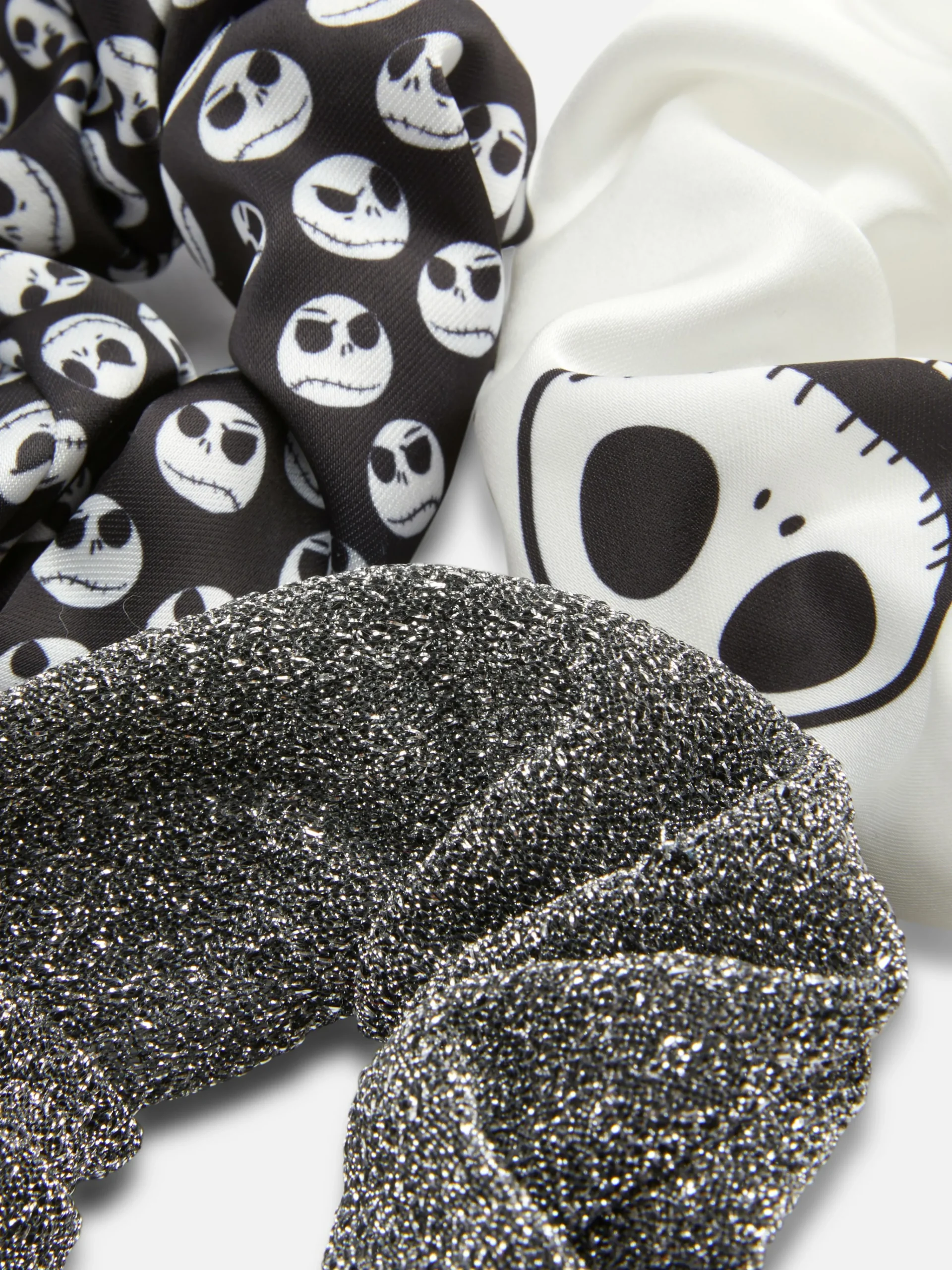 3 Tim Burton’s The Nightmare Before Christmas Scrunchies|Primark Best