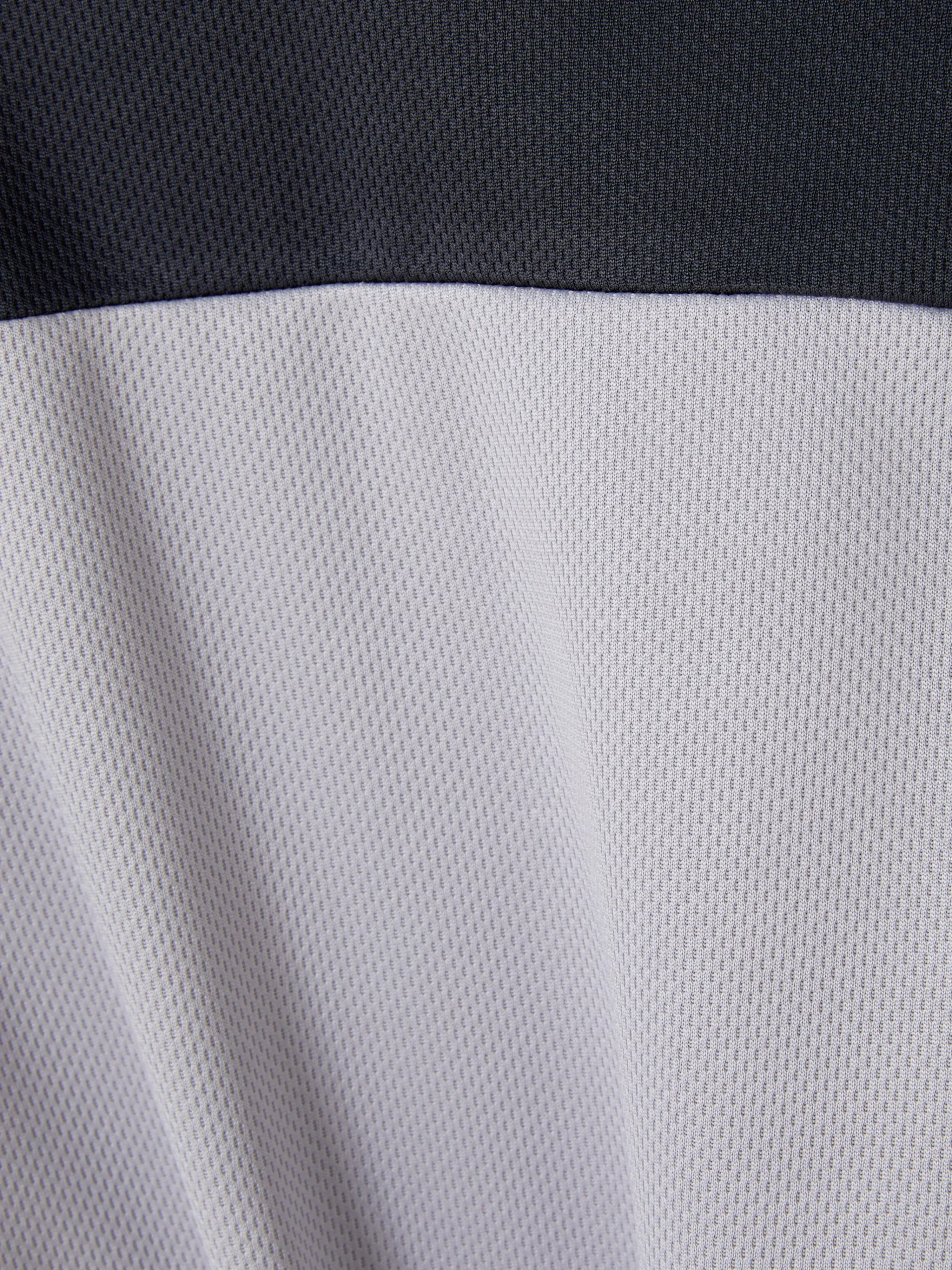 Color Block Mesh T-Shirt|Primark Outlet