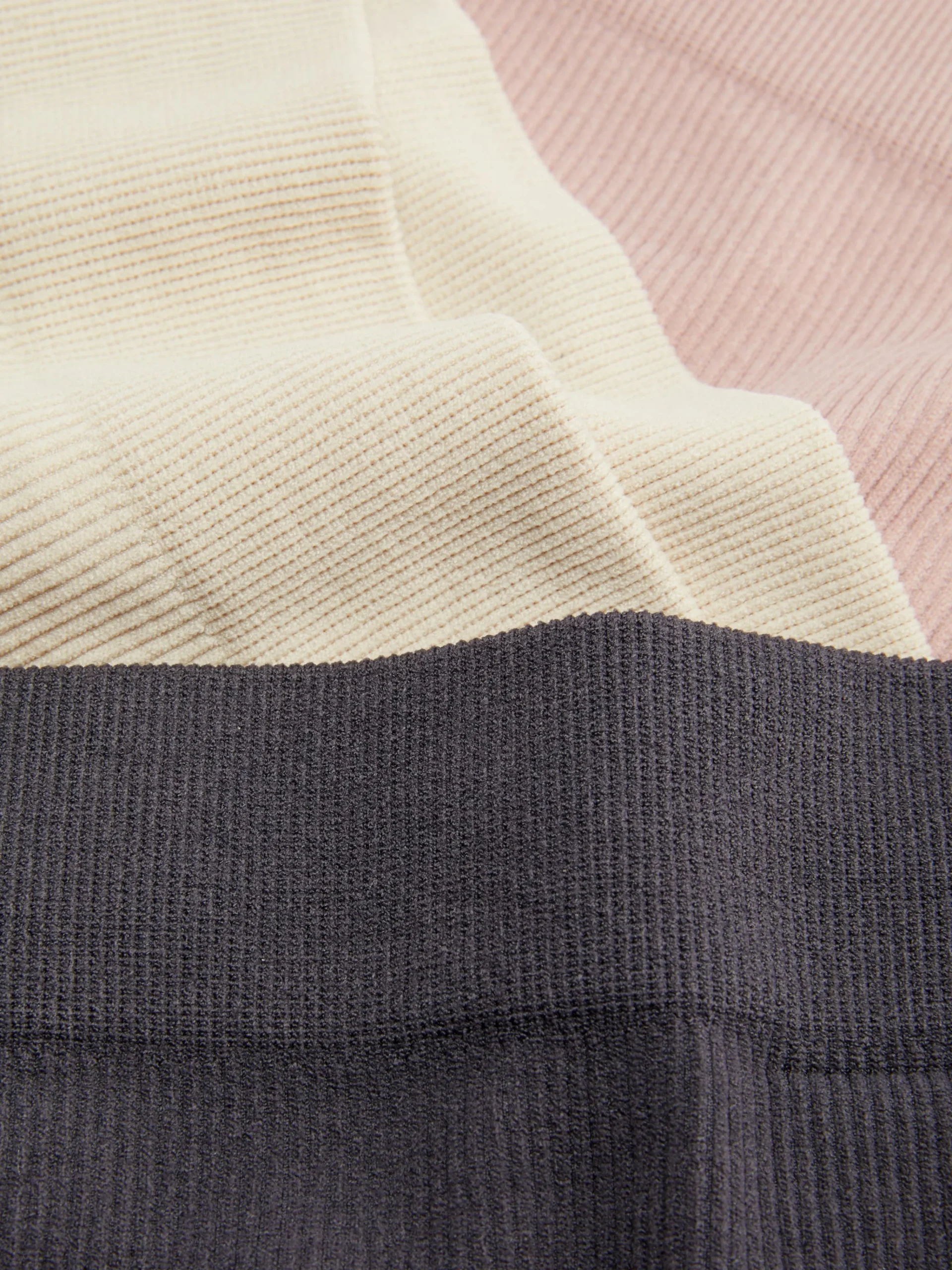 3-Pack Tonal Seamless Thongs|Primark Online