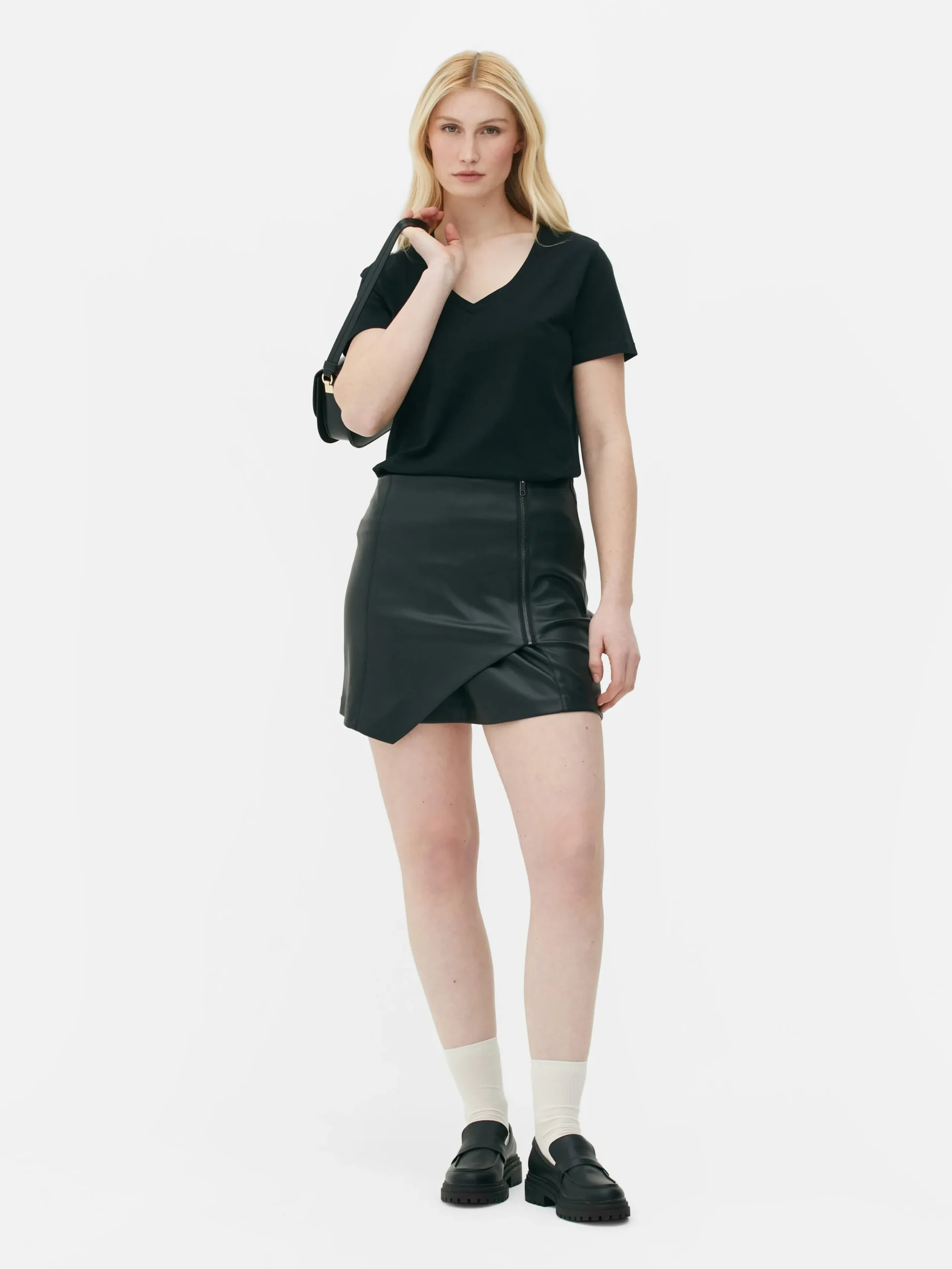 Regular Fit V-Neck T-Shirt|Primark Best