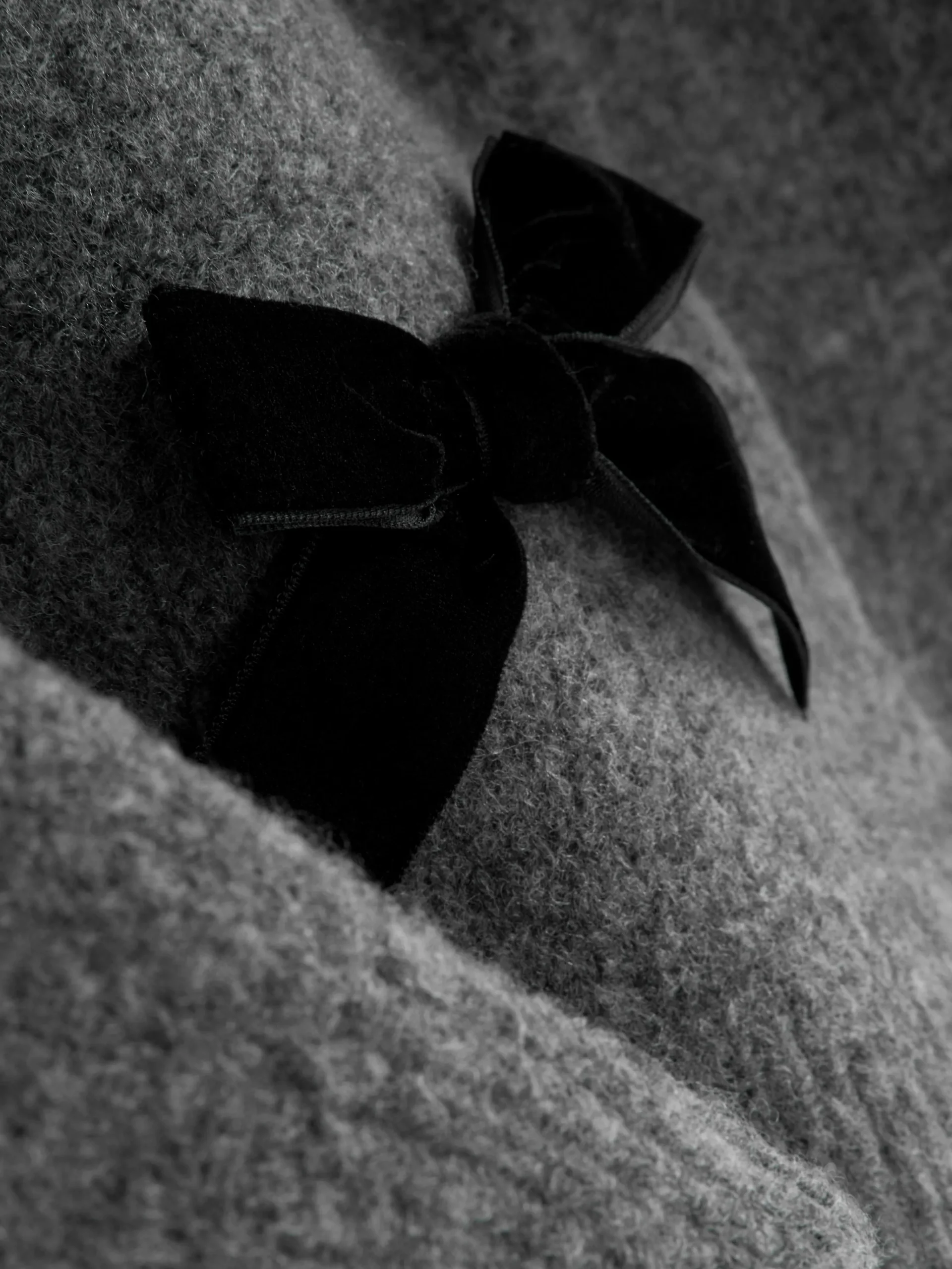 Velvet Bow Embellished Piullover|Primark