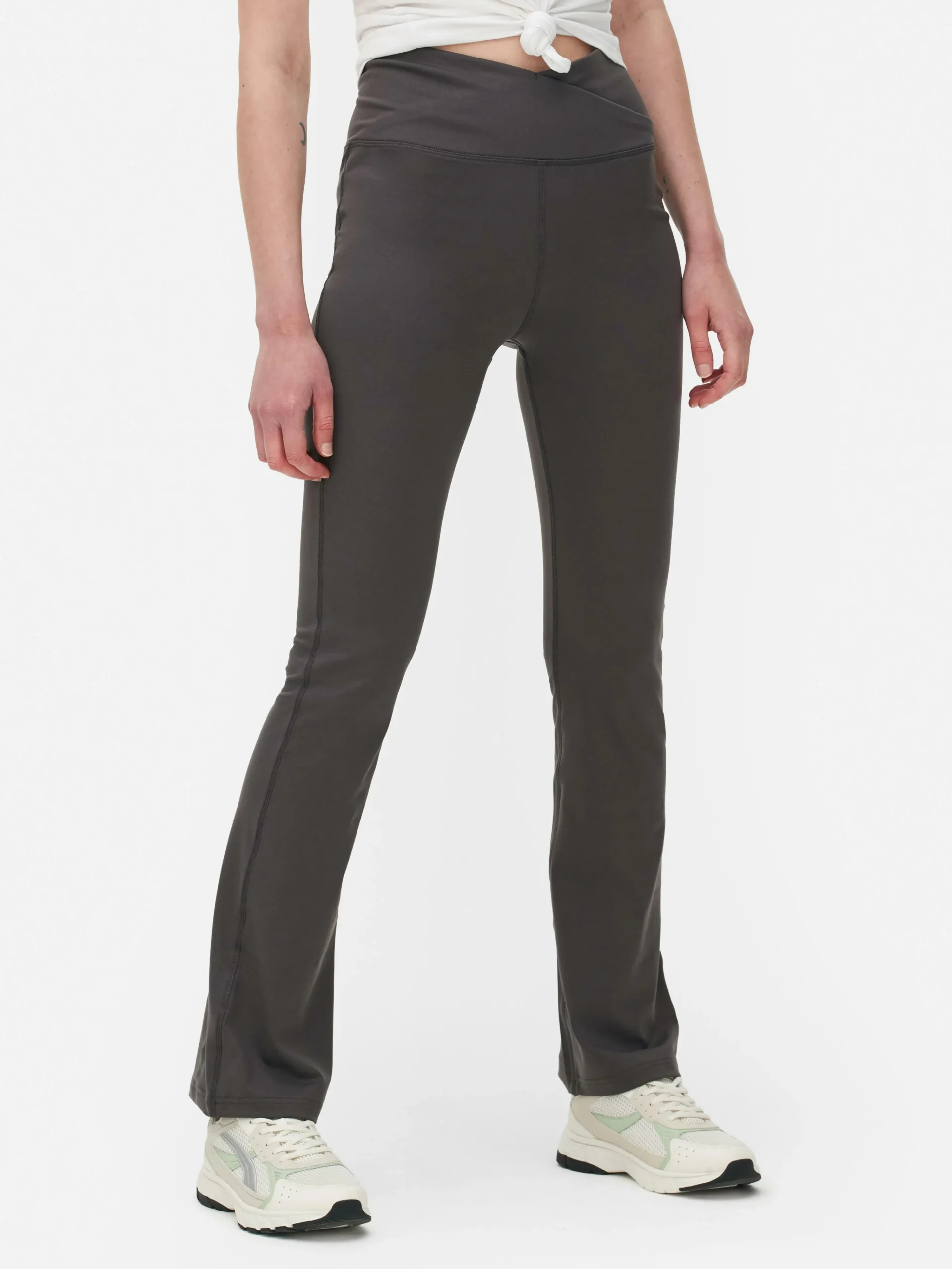V-Waist Flared Yoga Leggings|Primark Sale